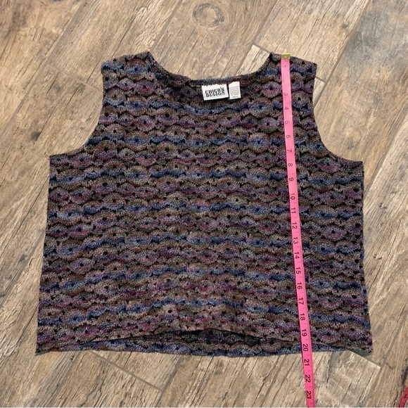 Women’s Chico’s Design multi colored cropped tank top with unique design - Picture 5 of 5